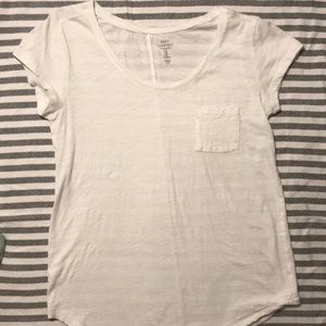 🎀Gap Pocket Tee